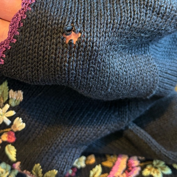 Vtg All Points by Reference Point Knit Sweater Size XL Black Floral Embroidered - Picture 10 of 10
